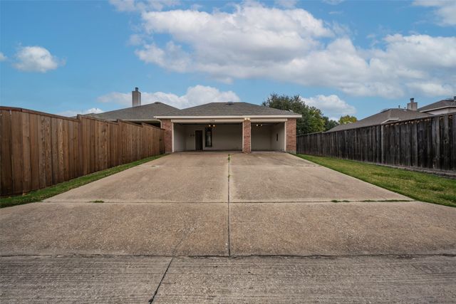 3200 Elmwood Drive, Mesquite, TX 75181