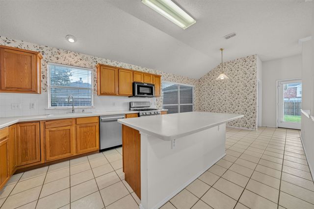 3200 Elmwood Drive, Mesquite, TX 75181