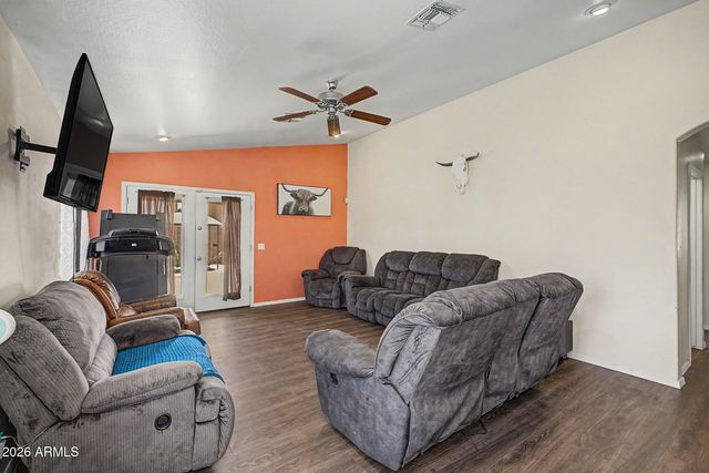 24779 W WAYLAND Drive, Buckeye, AZ 85326