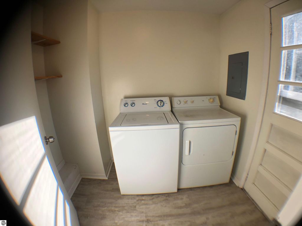 Image 17 of property listing at 1915 Stockman, Mt Pleasant, MI 48858