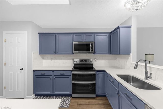 429 Rockbridge Drive, Kernersville, NC 27284