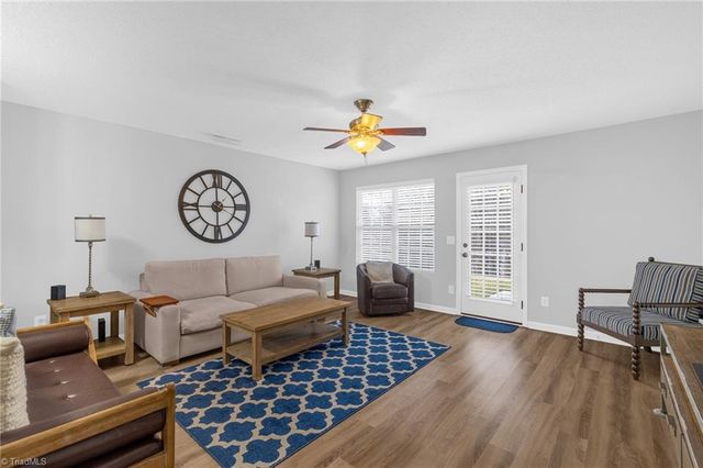 429 Rockbridge Drive, Kernersville, NC 27284