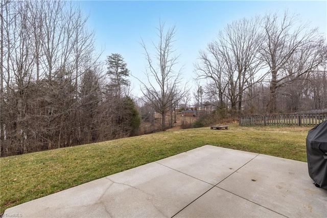 429 Rockbridge Drive, Kernersville, NC 27284
