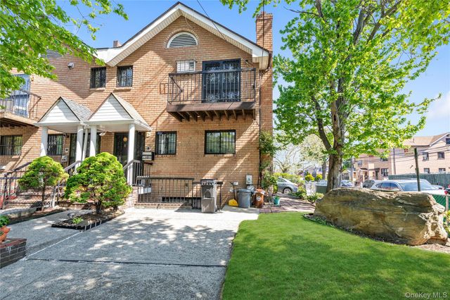 136-49 58th Avenue, Flushing, NY 11355