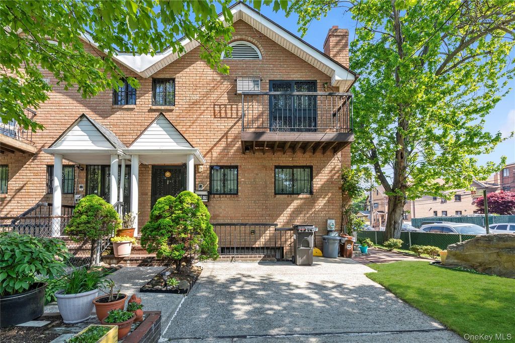 136-49 58th Avenue, Flushing, NY 11355