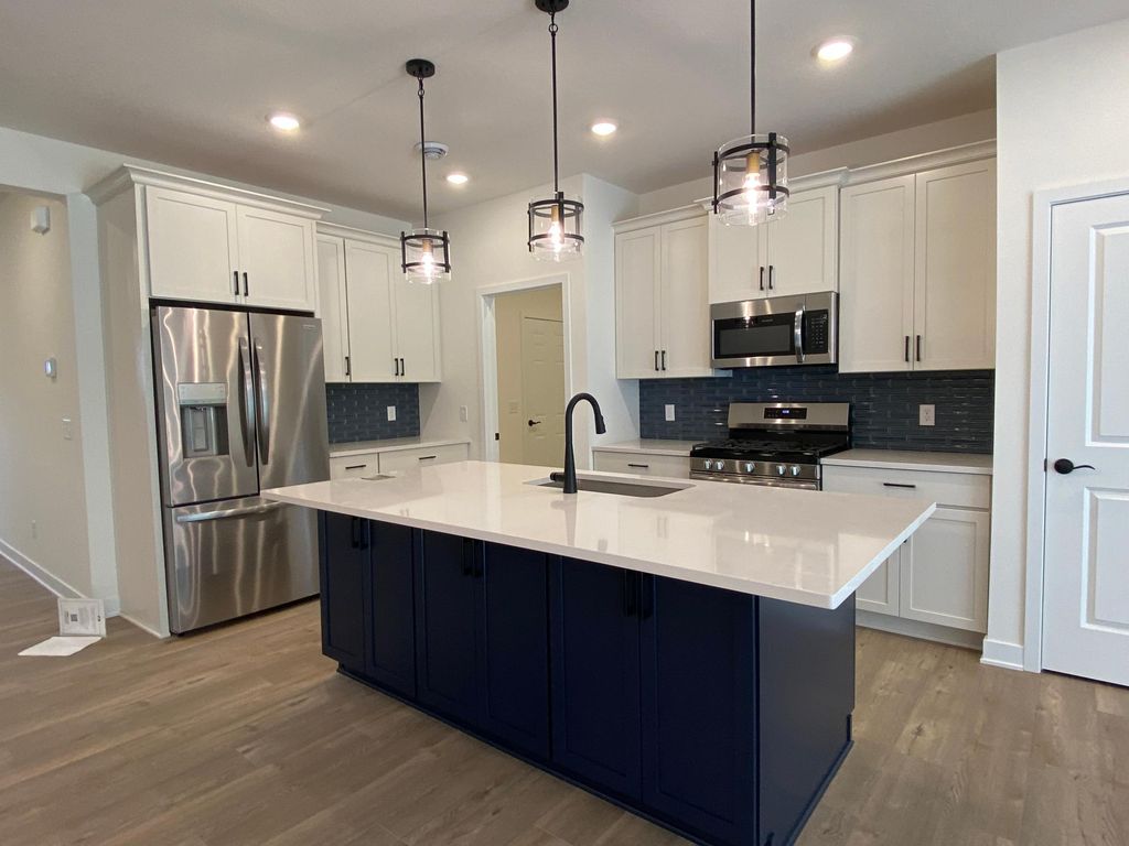 13788 Hollybrook Circle, Apple Valley, MN 55124 — exterior