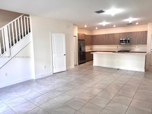 4609 NW 83rd Path 0, Doral, FL 33166