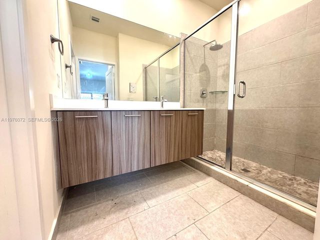 4609 NW 83rd Path 0, Doral, FL 33166