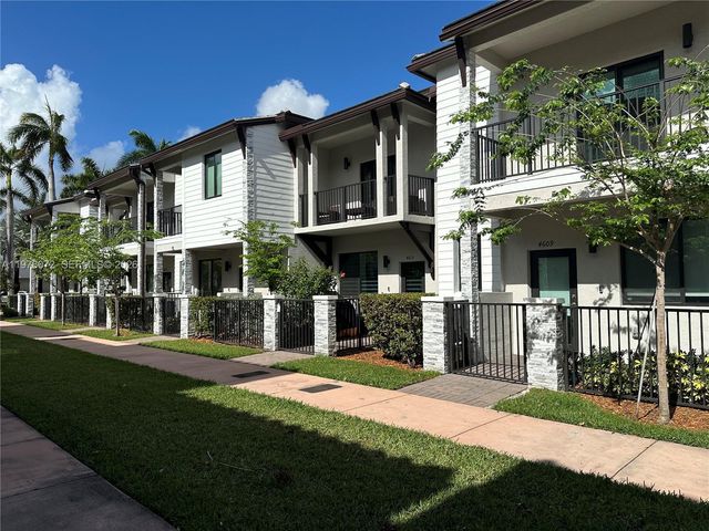 4609 NW 83rd Path 0, Doral, FL 33166