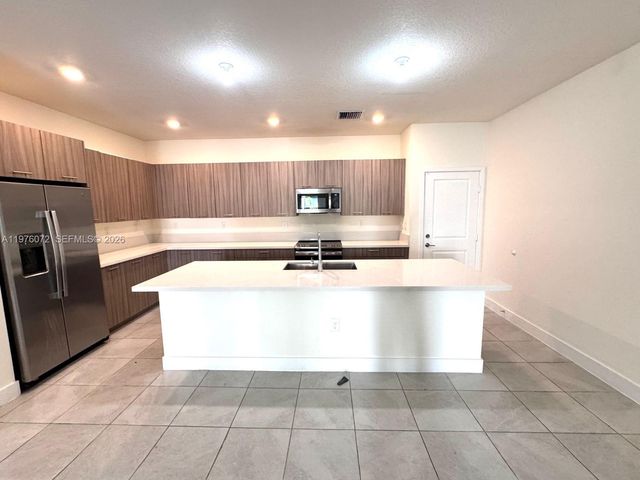 4609 NW 83rd Path 0, Doral, FL 33166