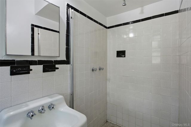 6485 Broadway 5K, Bronx, NY 10471