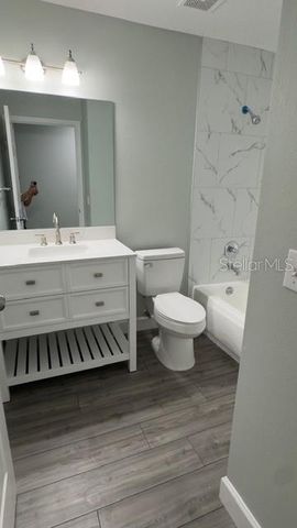 328 SAN LANTA CIRCLE, Sanford, FL 32771