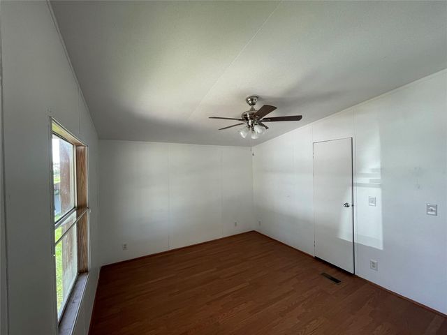 711 Fm 360 Road, Beasley, TX 77417