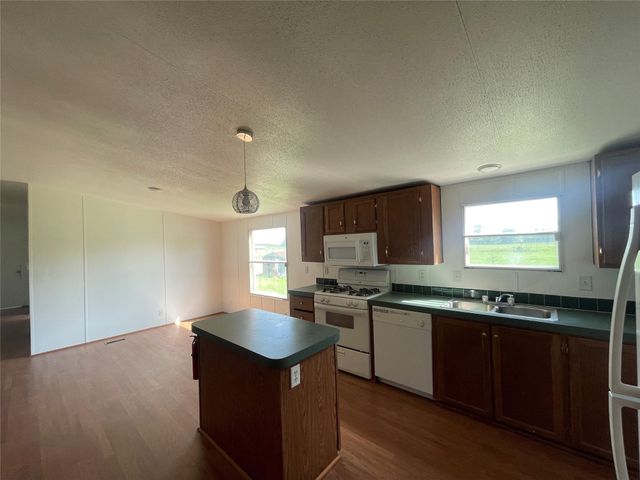 711 Fm 360 Road, Beasley, TX 77417