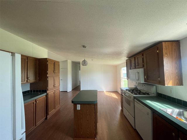 711 Fm 360 Road, Beasley, TX 77417