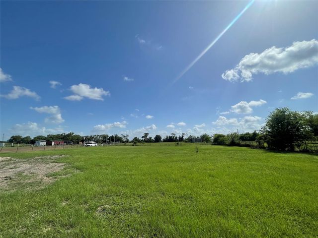 711 Fm 360 Road, Beasley, TX 77417