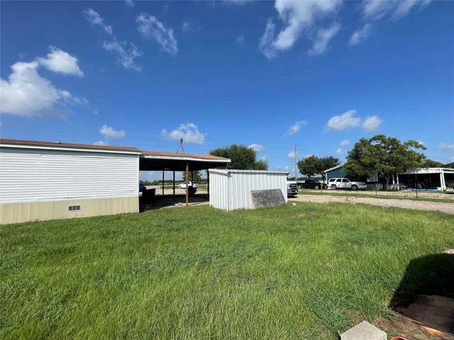 711 Fm 360 Road, Beasley, TX 77417
