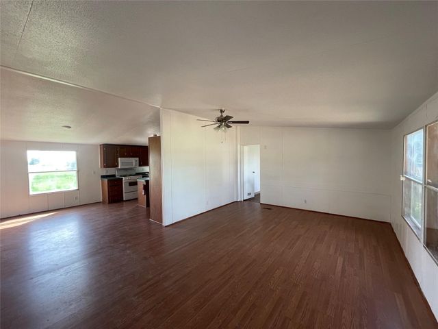 711 Fm 360 Road, Beasley, TX 77417