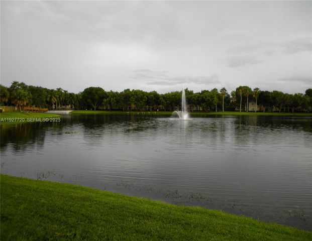 2493 Centergate Dr 102, Miramar, FL 33025