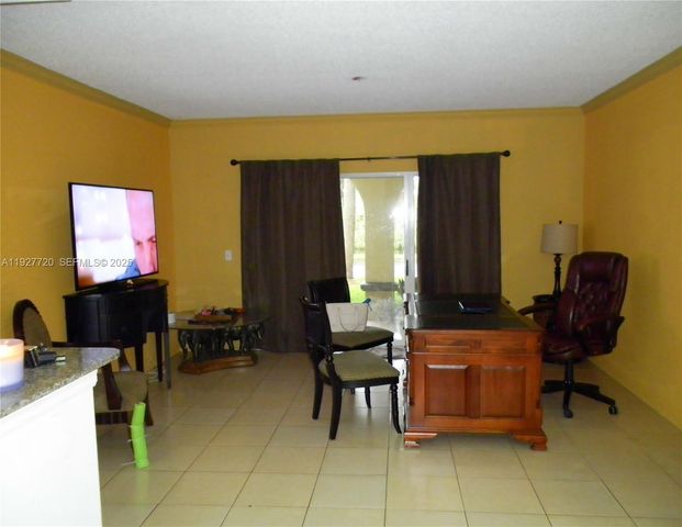 2493 Centergate Dr 102, Miramar, FL 33025