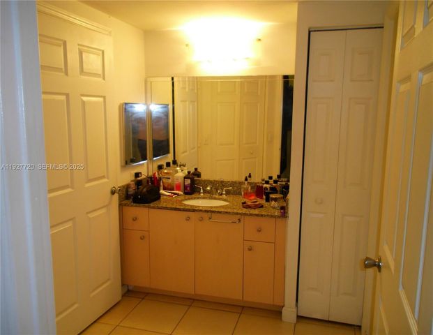 2493 Centergate Dr 102, Miramar, FL 33025