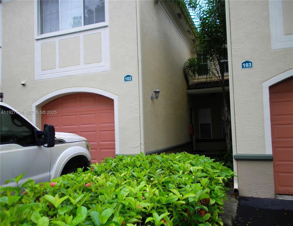 2493 Centergate Dr 102, Miramar, FL 33025