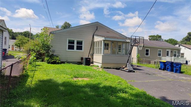 11021 Saint Girard Lane, St Ann, MO 63074