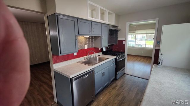11021 Saint Girard Lane, St Ann, MO 63074
