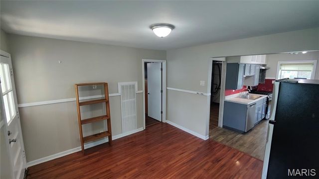 11021 Saint Girard Lane, St Ann, MO 63074