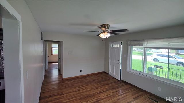 11021 Saint Girard Lane, St Ann, MO 63074