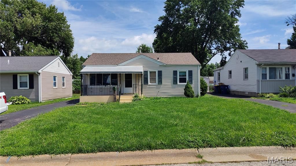 11021 Saint Girard Lane, St Ann, MO 63074
