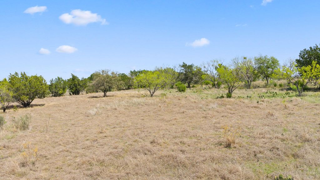 305 Running Brook TRL, Spicewood, TX 78669