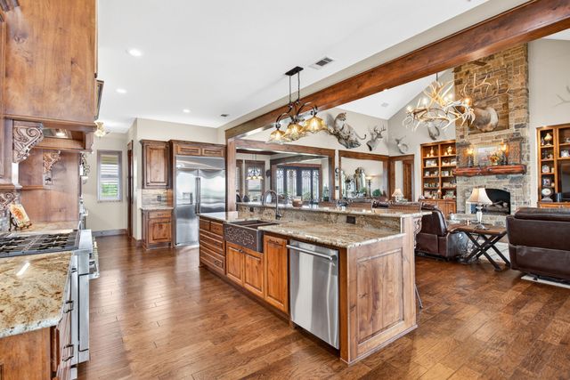 501 Alsdorf Road, Ennis, TX 75119