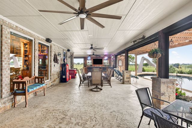 501 Alsdorf Road, Ennis, TX 75119