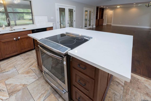 7601 Amesbury Cir, Baton Rouge, LA 70808