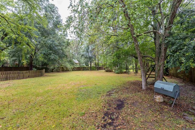 7601 Amesbury Cir, Baton Rouge, LA 70808