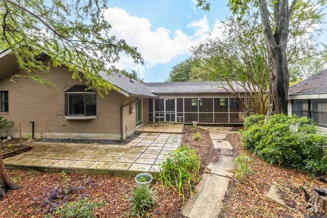 7601 Amesbury Cir, Baton Rouge, LA 70808