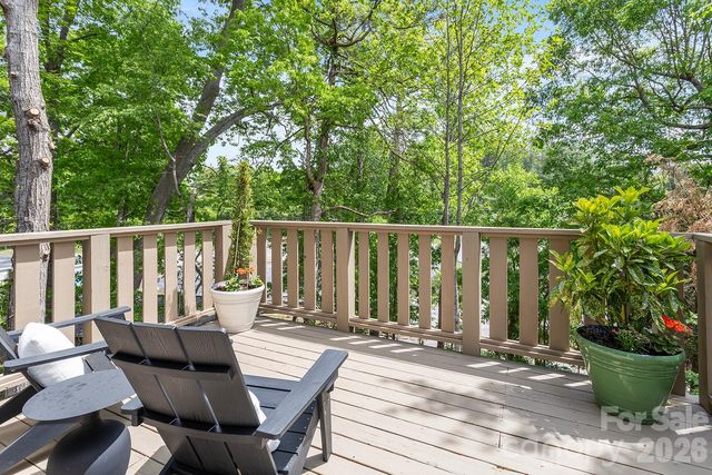 121 Laurel Loop, Asheville, NC 28806