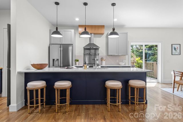 121 Laurel Loop, Asheville, NC 28806