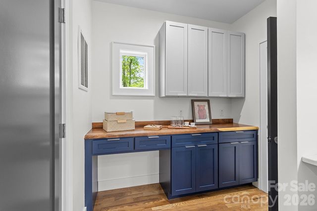 121 Laurel Loop, Asheville, NC 28806