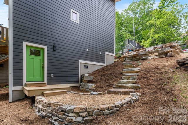 121 Laurel Loop, Asheville, NC 28806