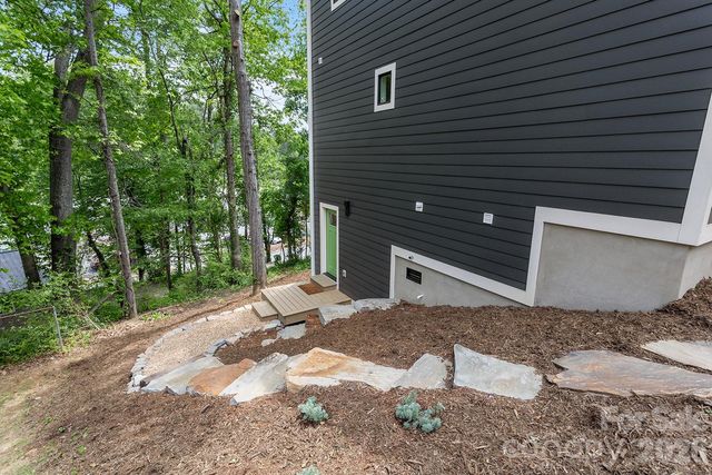 121 Laurel Loop, Asheville, NC 28806