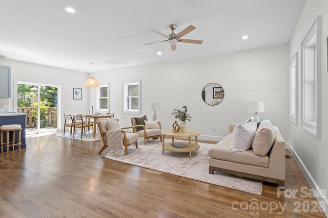 121 Laurel Loop, Asheville, NC 28806