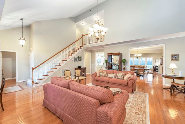 1379 Caroline Cir, Franklin, TN 37064