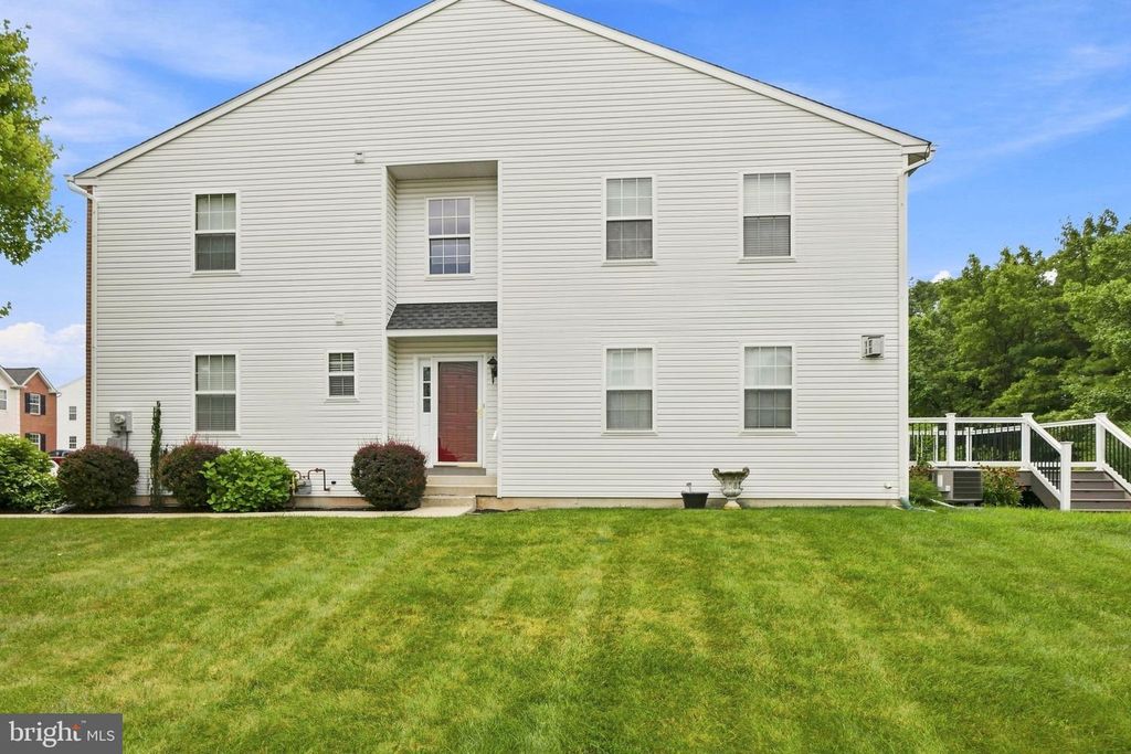 256 HAMPSHIRE DR, SELLERSVILLE, PA 18960 — photo 4