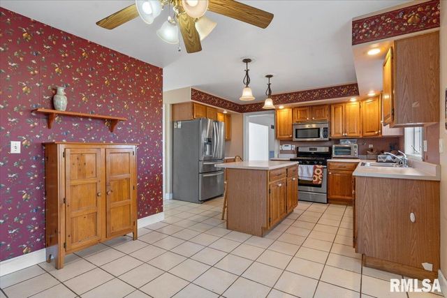 3813 Brandonshire Drive, Springfield, IL 62704