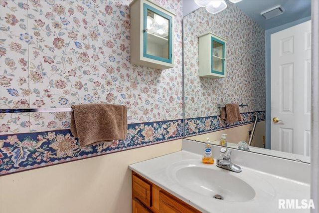 3813 Brandonshire Drive, Springfield, IL 62704