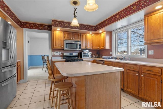 3813 Brandonshire Drive, Springfield, IL 62704