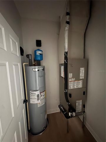 1305 E PARKER AVENUE, Lakeland, FL 33805