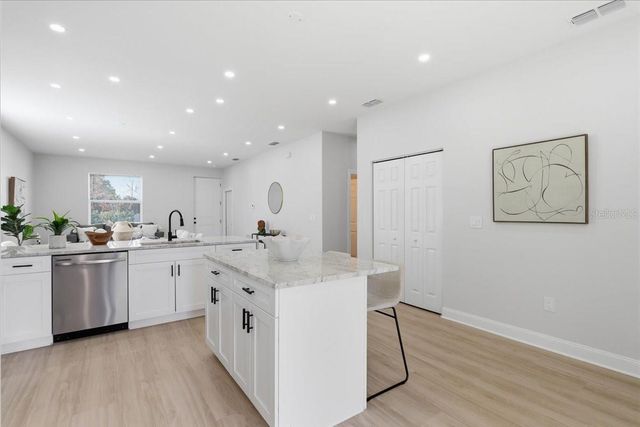 1305 E PARKER STREET, Lakeland, FL 33805